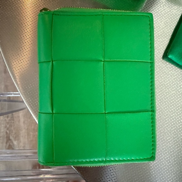 Bottega Veneta Zip Around Wallet - Picture 5 of 15